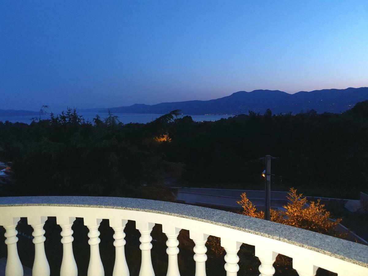 Villa Meri Rijeka Buitenkant foto