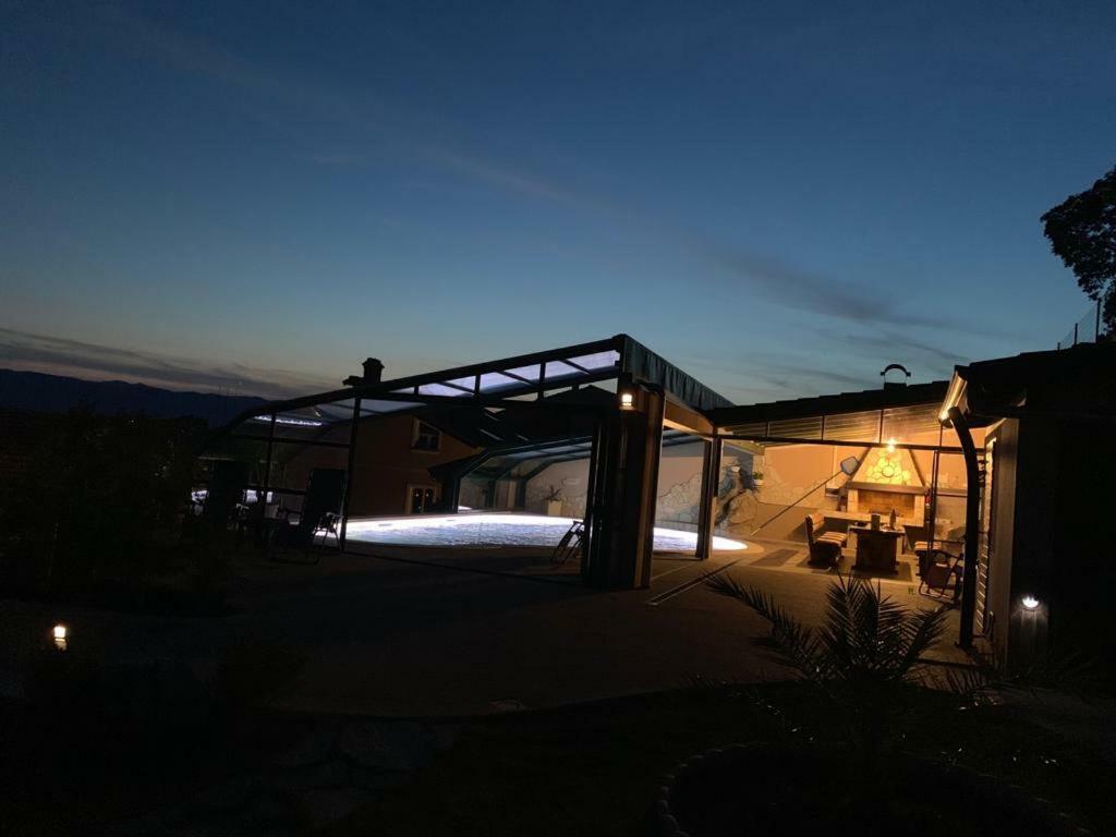 Villa Meri Rijeka Buitenkant foto