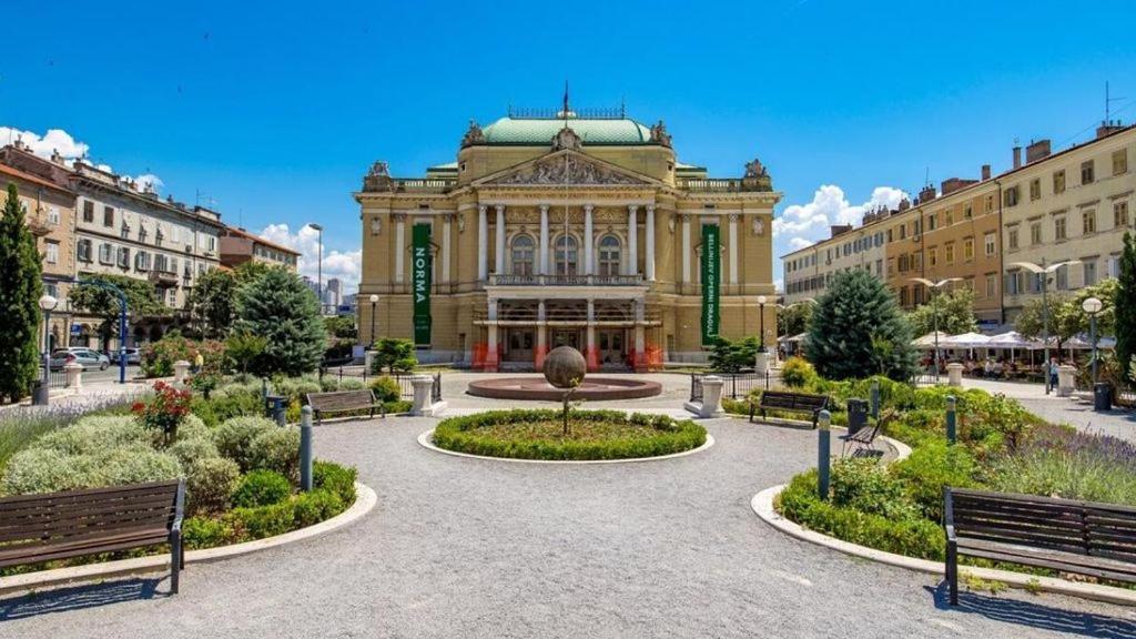 Villa Meri Rijeka Buitenkant foto