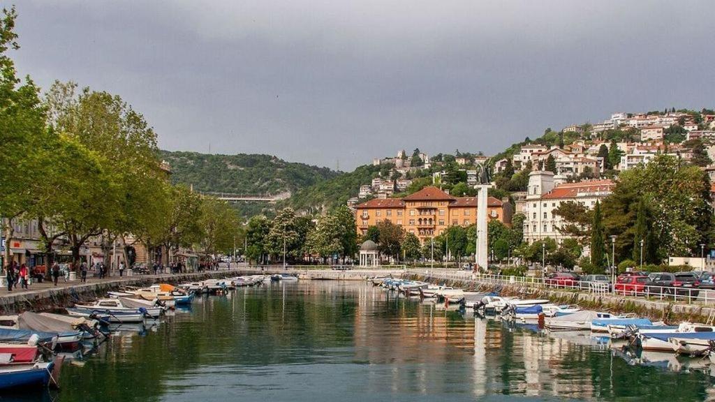 Villa Meri Rijeka Buitenkant foto